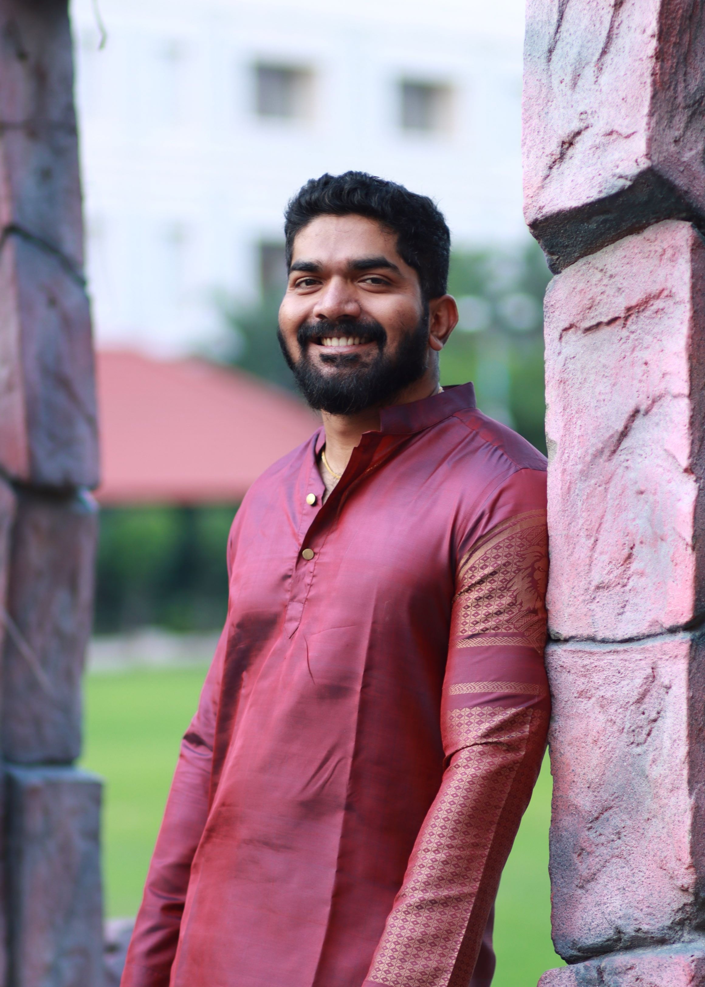 Leo zodiac embroidered silk kurta handloom pink Mulberry silk kurta with golden zari Roman style handloom silk kurta with German golden zari