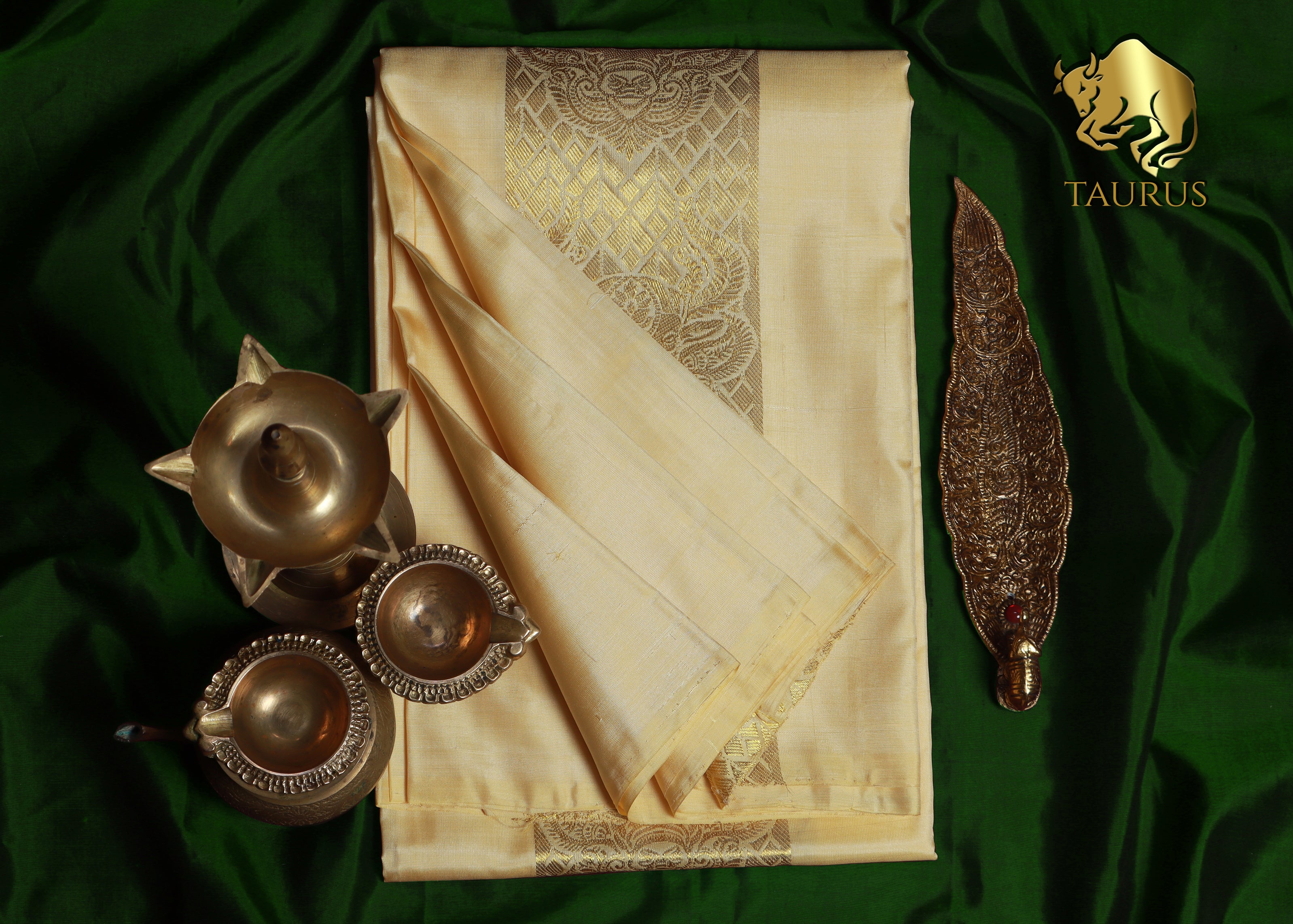 Taurus Zodiac Handloom Pure Mulberry Silk Dhoti white mundu vesti Temple Indian wedding dhoti Designer men's dhoti Wedding silk dhoti Men's ethnic Festival men Handwoven Mughal