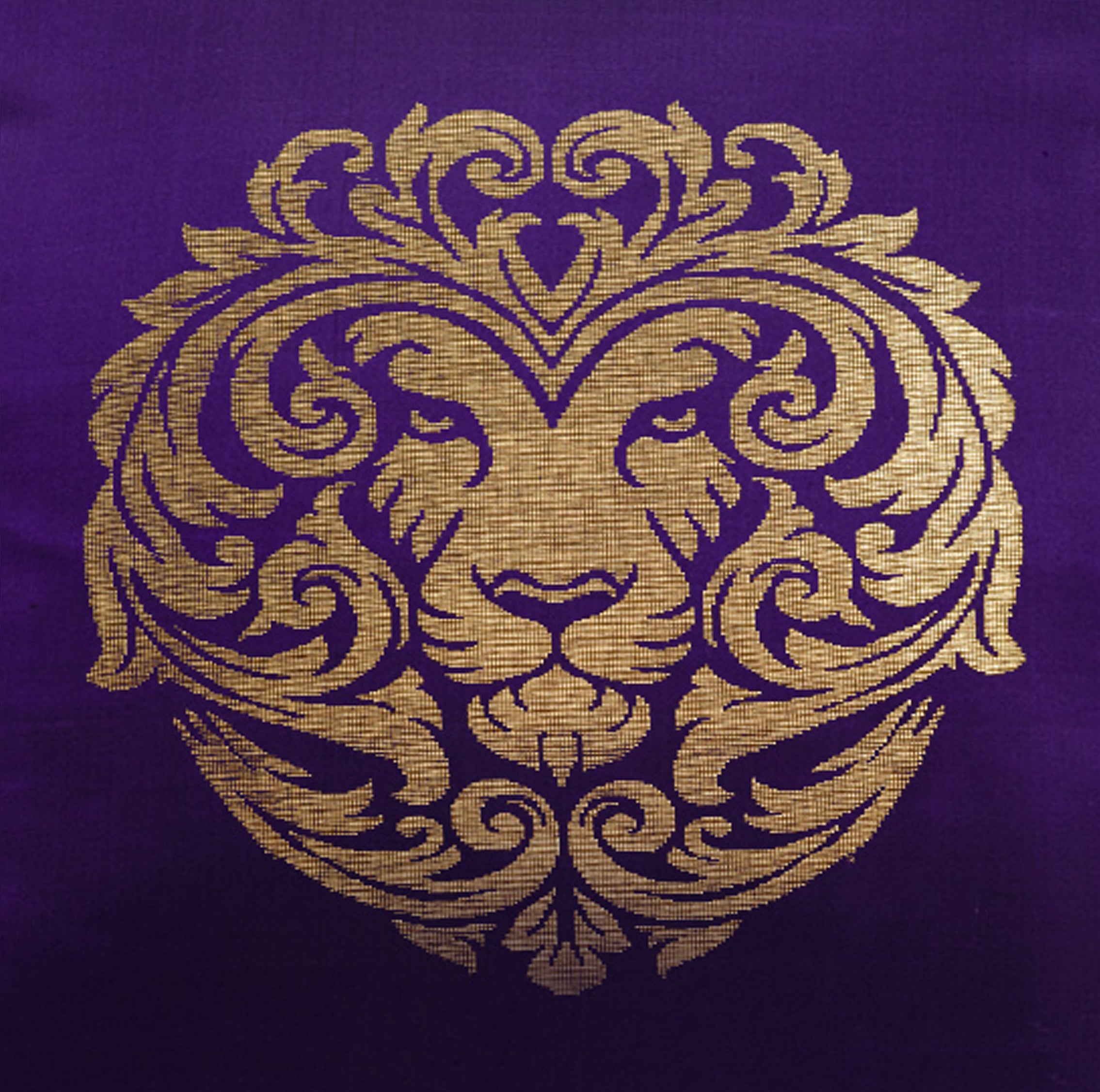 Leo Zodiac Cushion Cover in Pure Mulberry Silk - Handmade Astrological Pillowcase, Luxury Home Décor, Horoscope Gift for Astrology Lovers