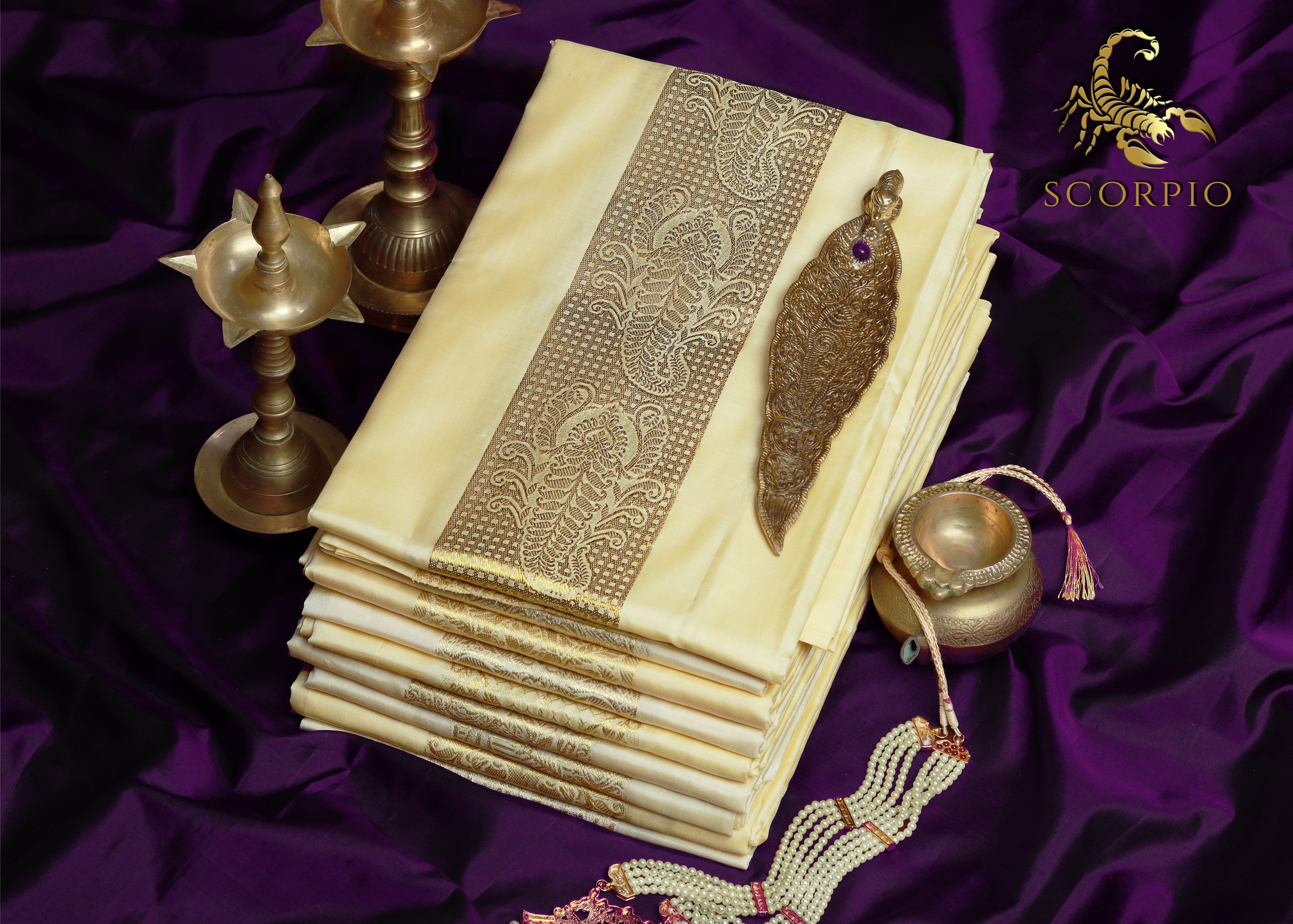 Scorpio Zodiac Handloom Pure Mulberry Silk Dhoti white mundu vesti Temple Indian wedding dhoti Designer men's dhoti Wedding silk dhoti Men's ethnic Festival men Handwoven Mughal