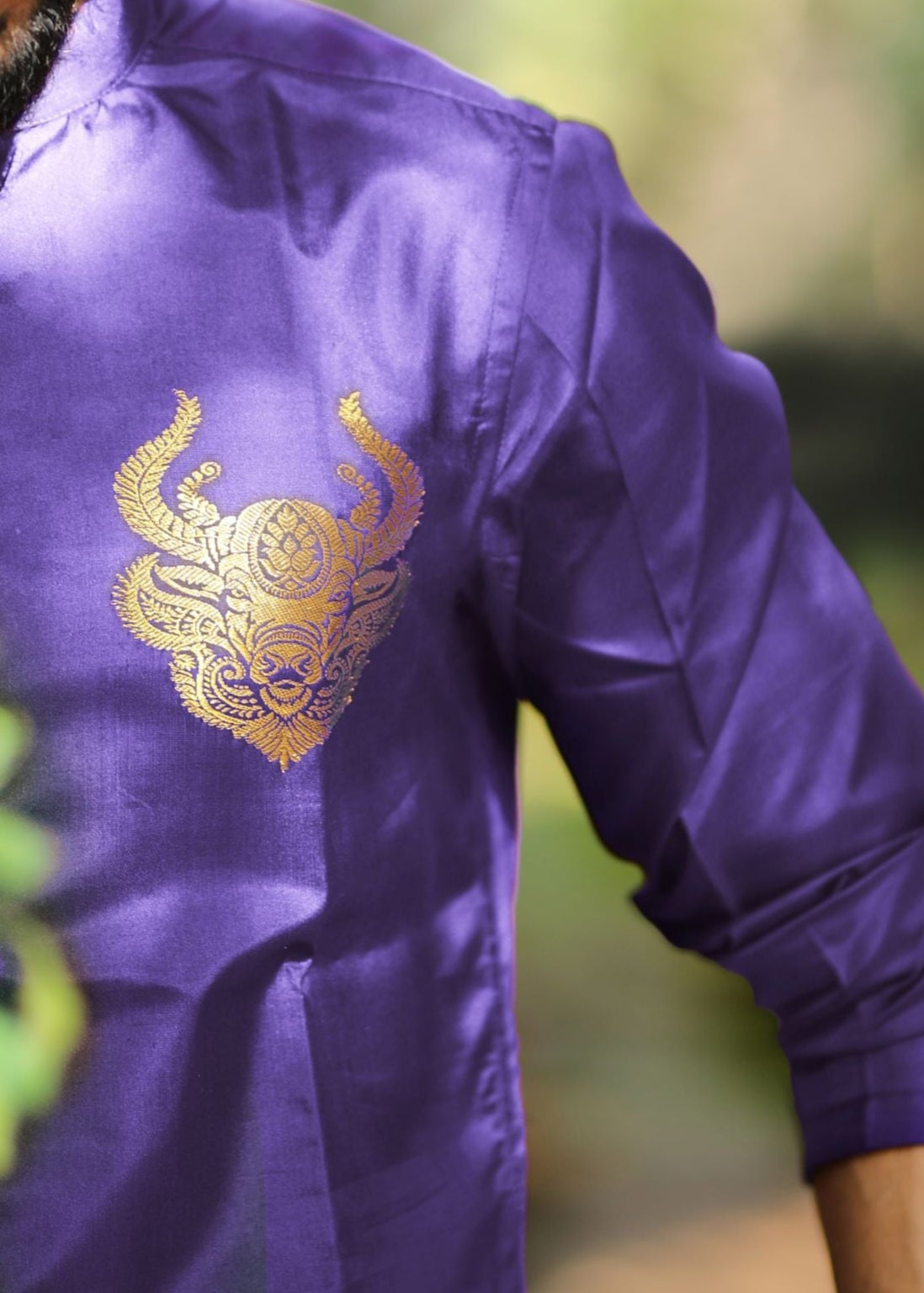 Taurus zodiac embroidered silk kurta handloom purple Mulberry silk kurta with golden zari Mughal style handloom silk kurta with German golden zari closeup view